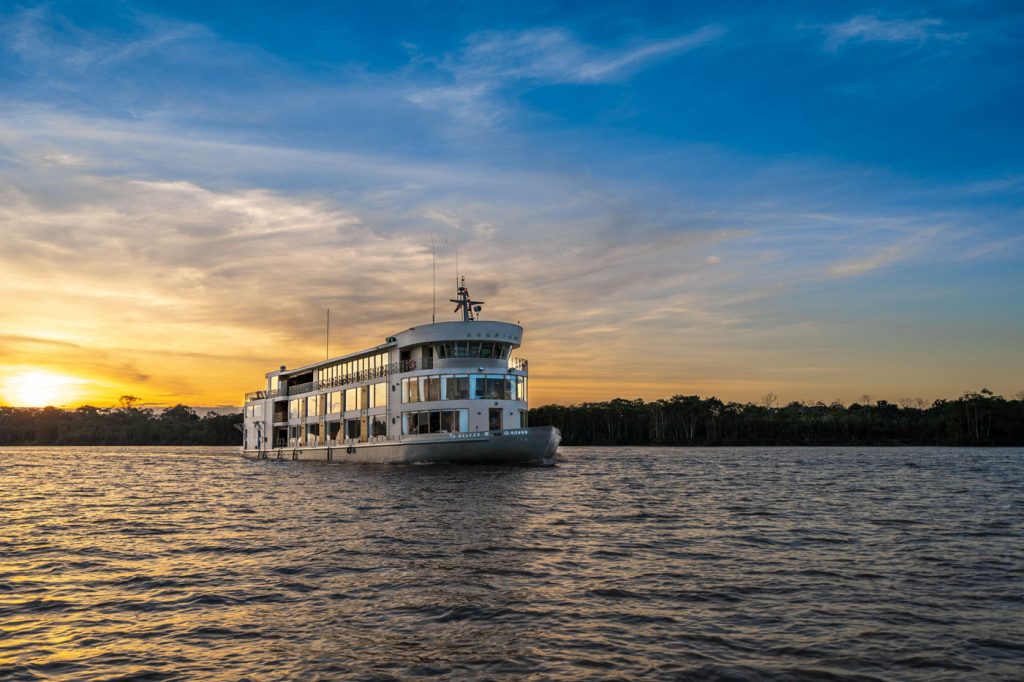El Delfin Amazon Cruise, Iquitos
