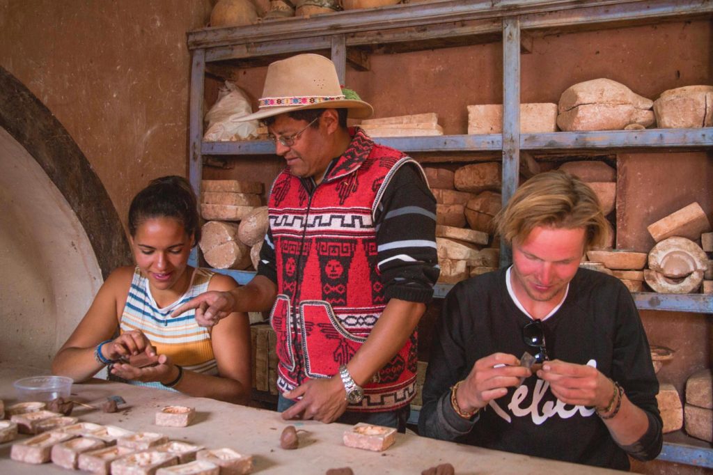 Pottery classes in the Sacred Valley of the Incas